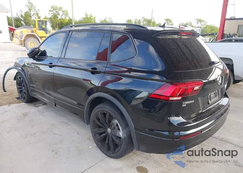 2021 Volkswagen Tiguan 2.0T Se/2.0T Se R-Line Black/2.0T Sel z USA, uszkodzony, nr VIN 3VV3B7AX4MM110548